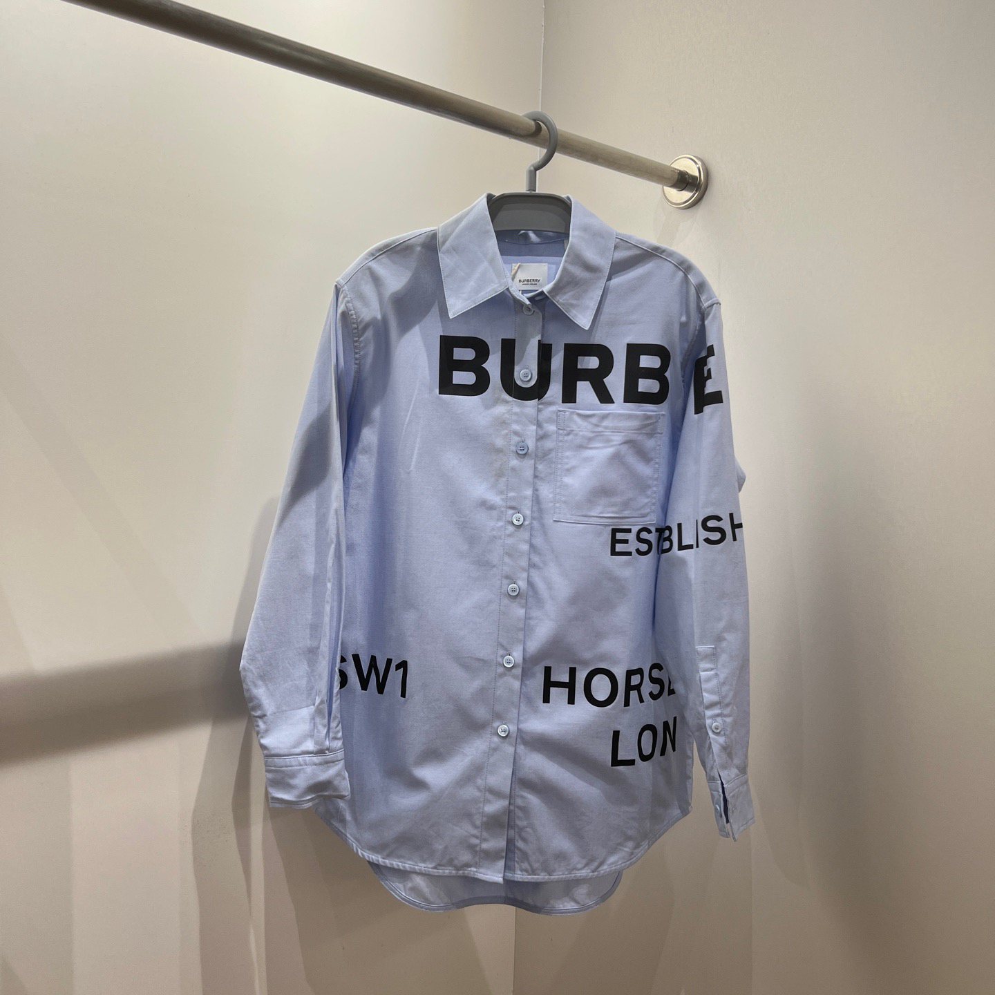 99新 BURBERRY/博柏利 tem240 字母印花宽松长袖衬衫 38码 棉