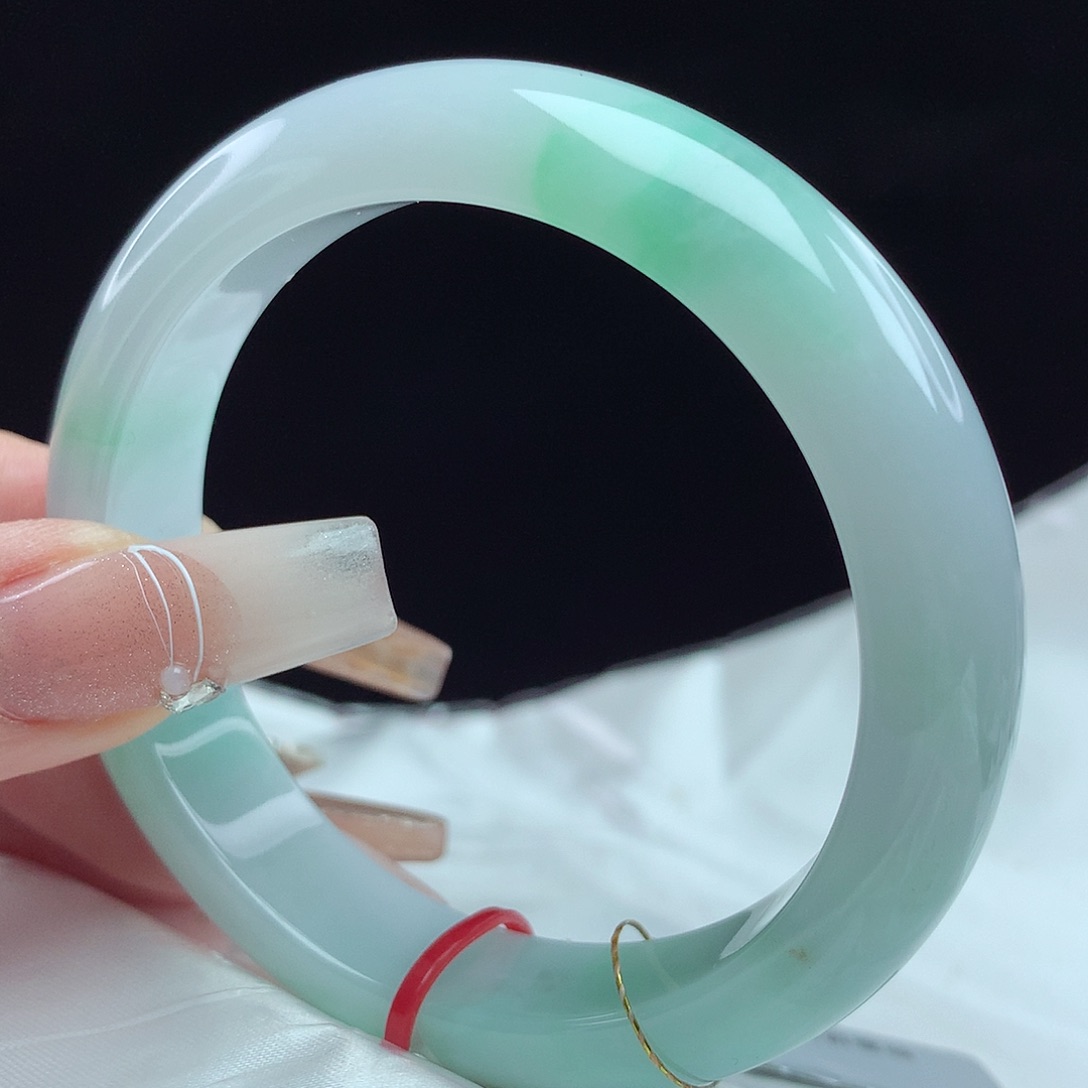 翡翠手镯未镶嵌52圈1057