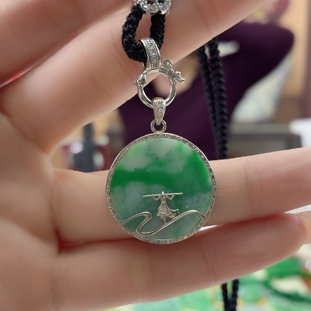 翡翠银S925镶嵌颈饰翡翠