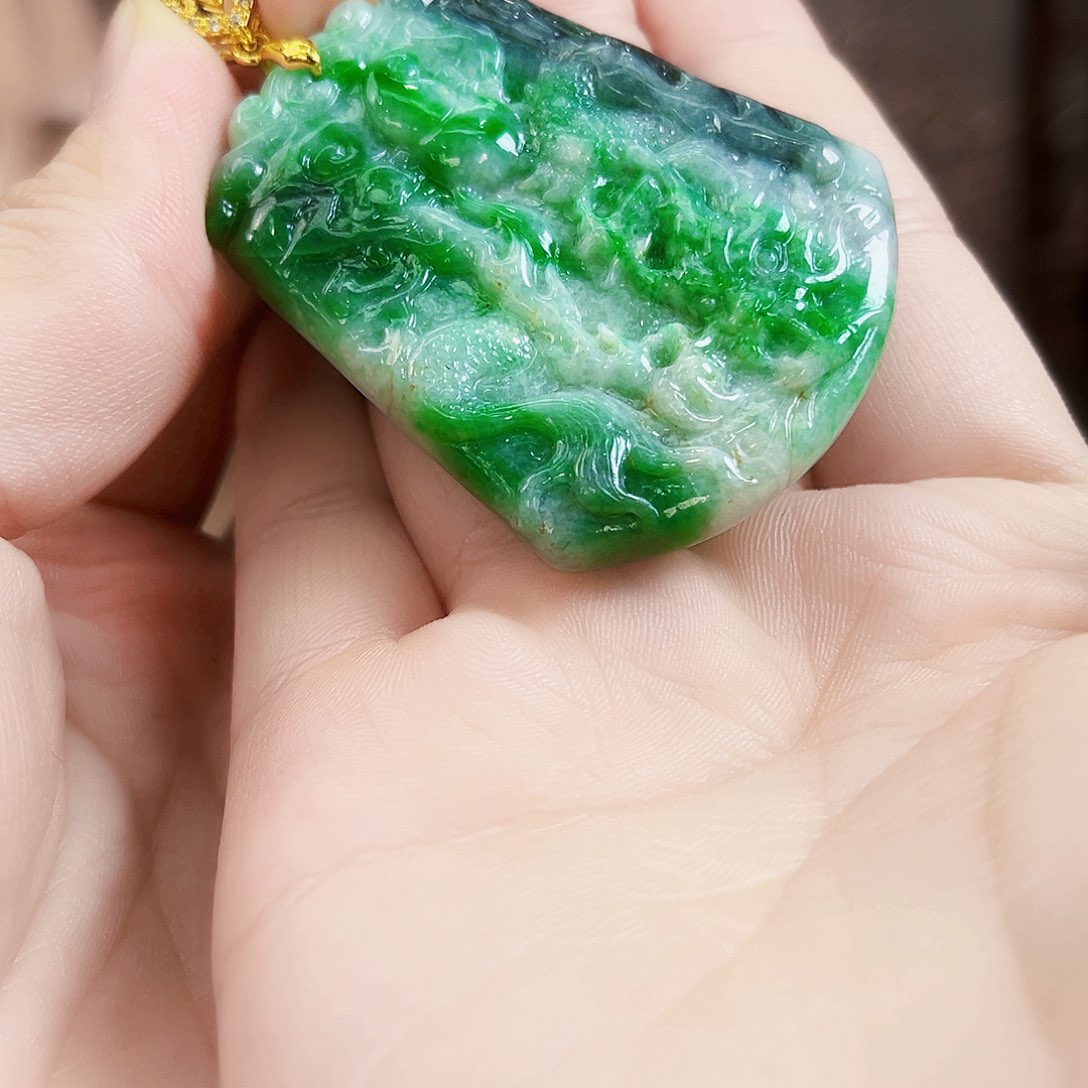 翡翠未镶嵌颈饰吊坠