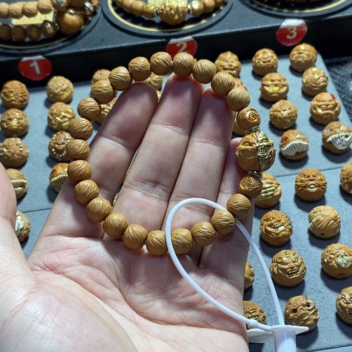 把件猴头核桃一套