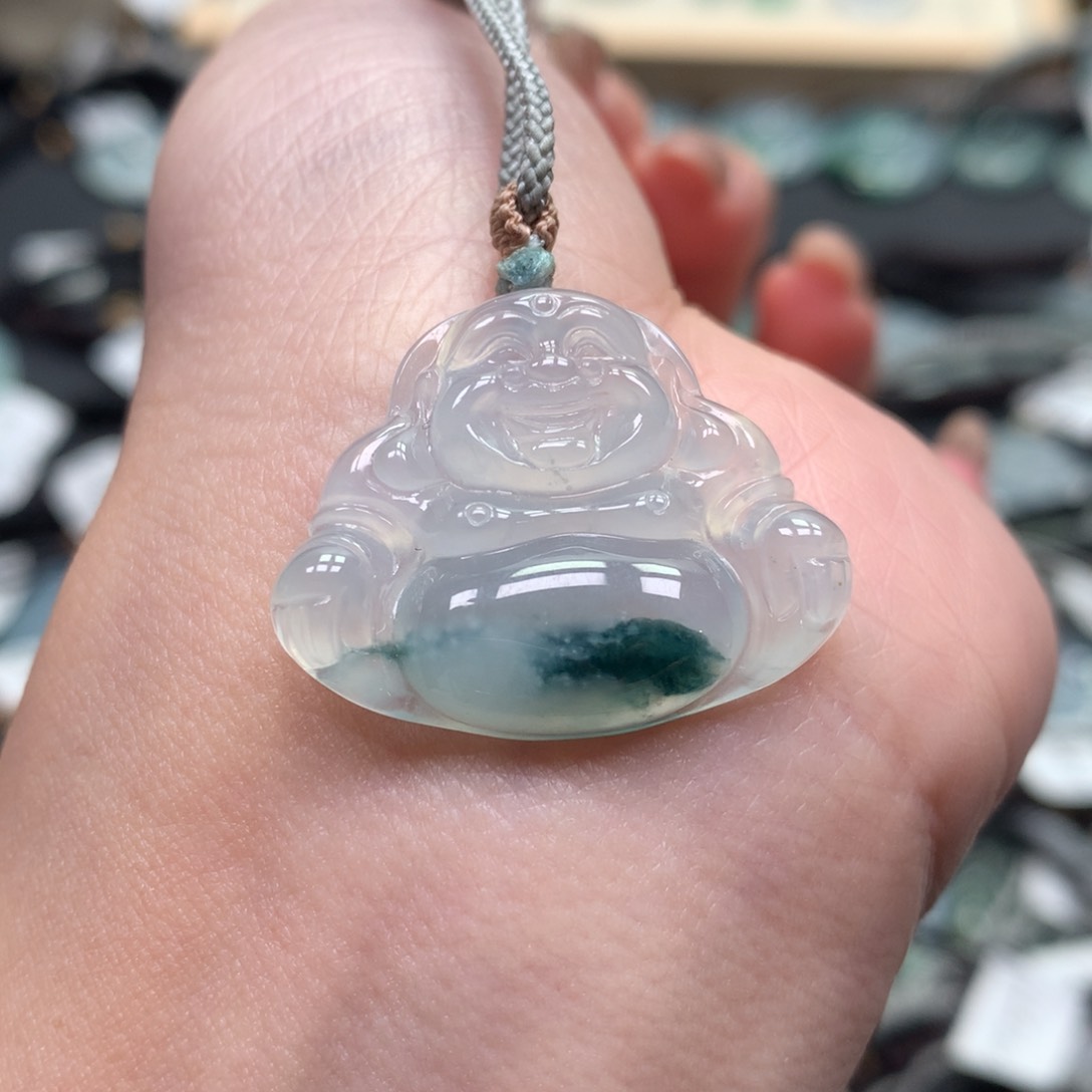 翡翠颈饰未镶嵌佛公