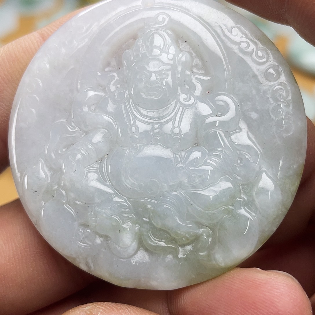 翡翠未镶嵌颈饰财神