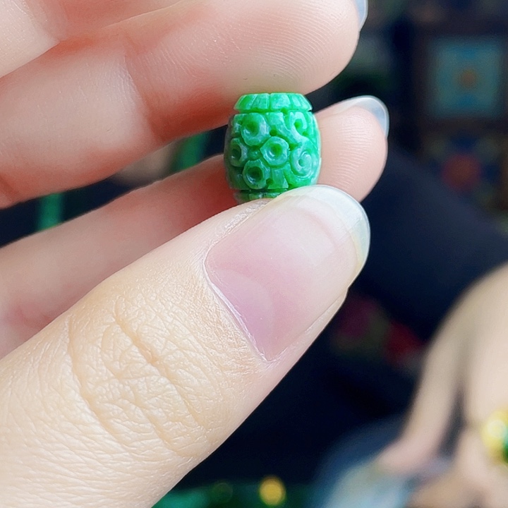 翡翠未镶嵌颈饰多样性