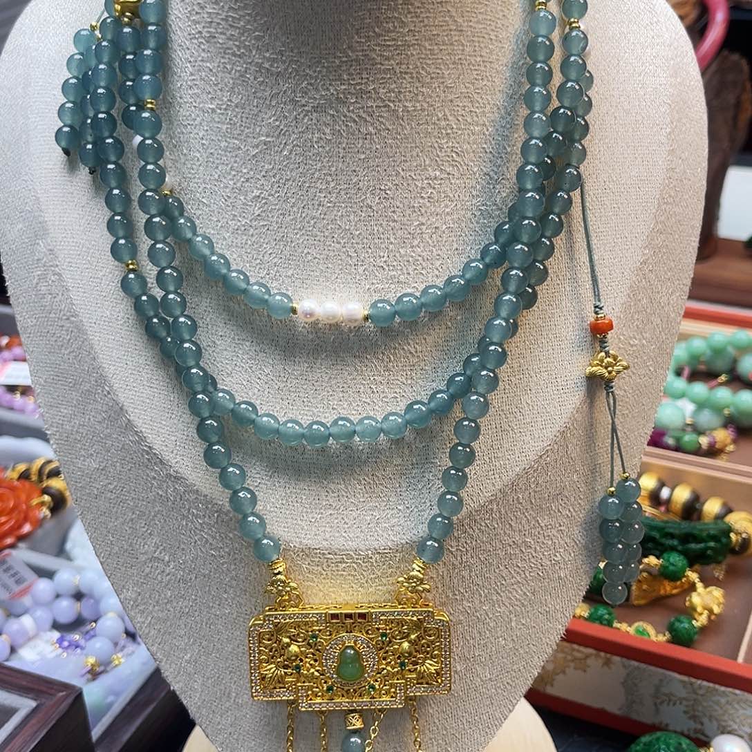 翡翠未镶嵌项链斜挎