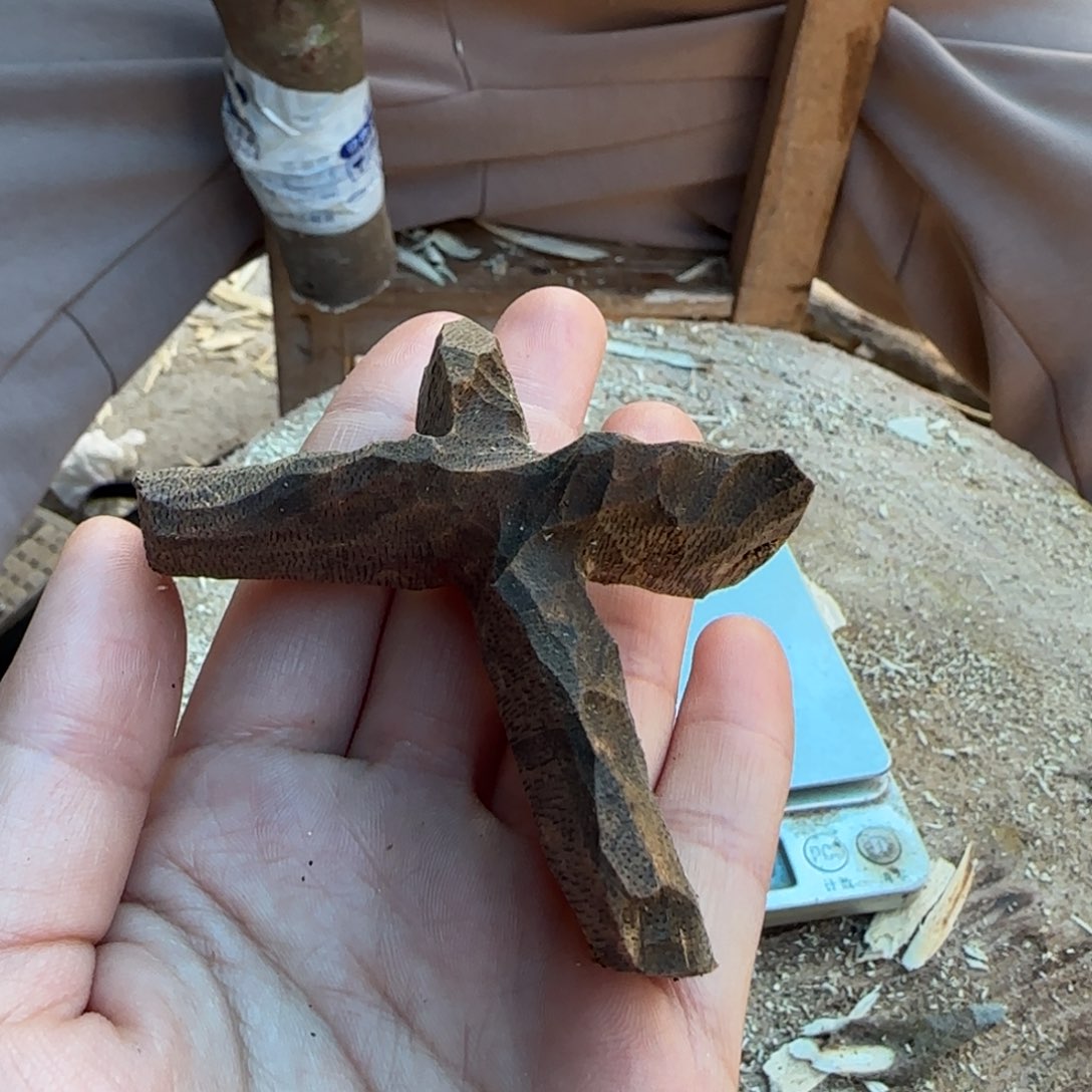 树脂制品透顶绿十字结一个