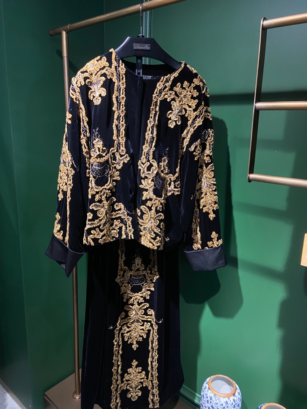 【嘉米拉】新中式贵气植绒绣两件套套裙TQ24321