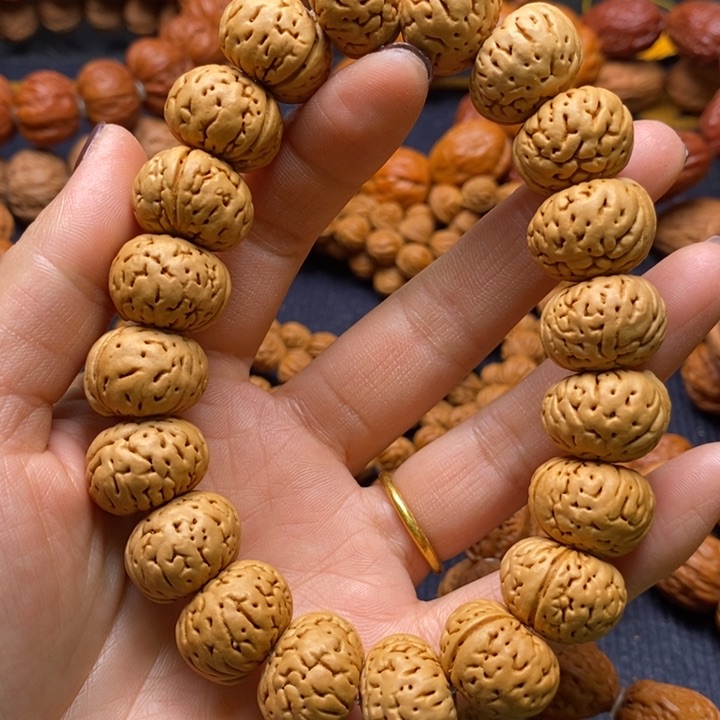 【闪购商品】吊坠文玩核桃纽扣手串