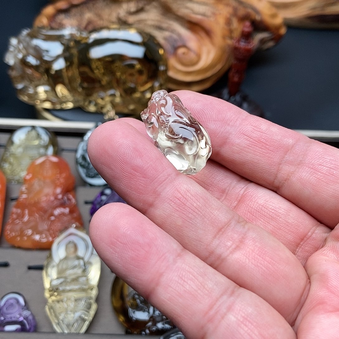 水晶貔貅吊坠未镶嵌貔貅