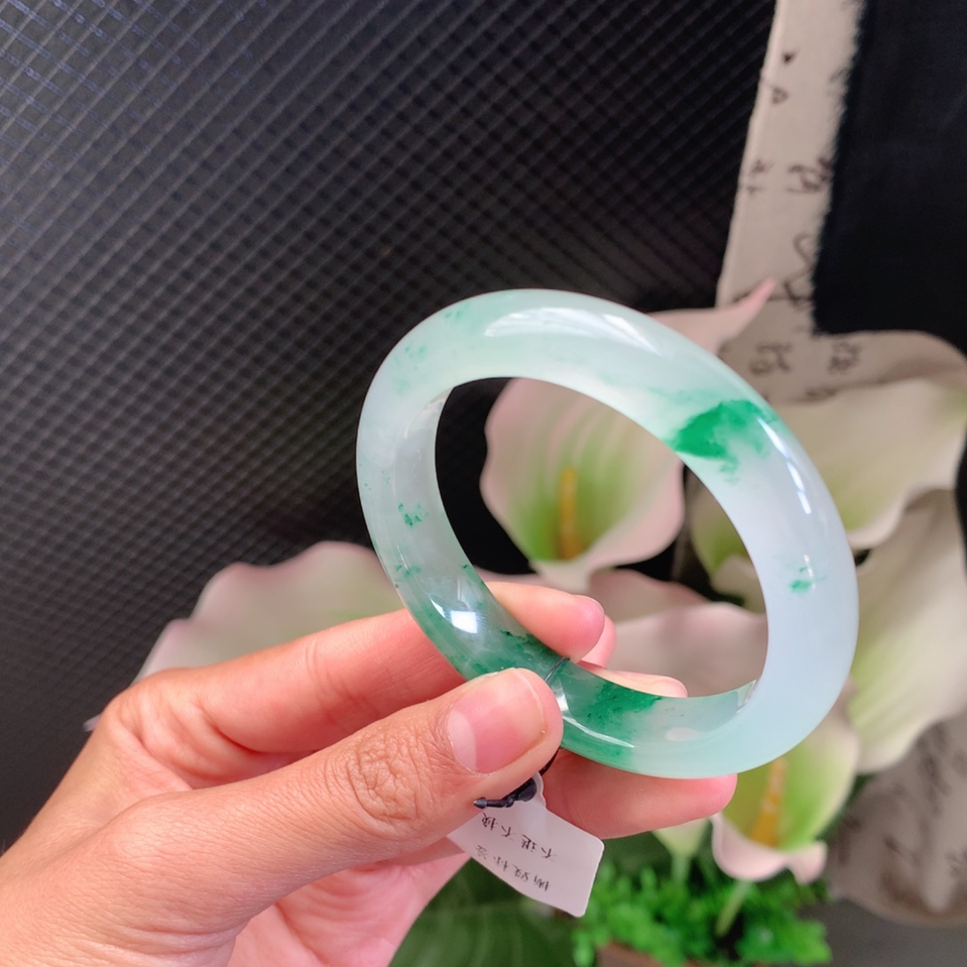 石英质玉未镶嵌手镯