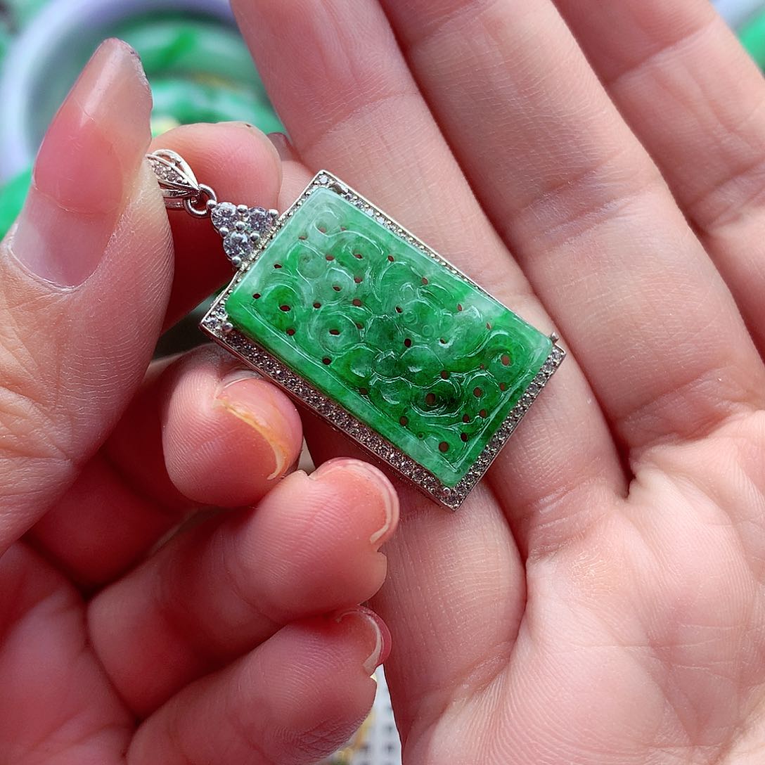 翡翠颈饰银S925镶嵌翡翠