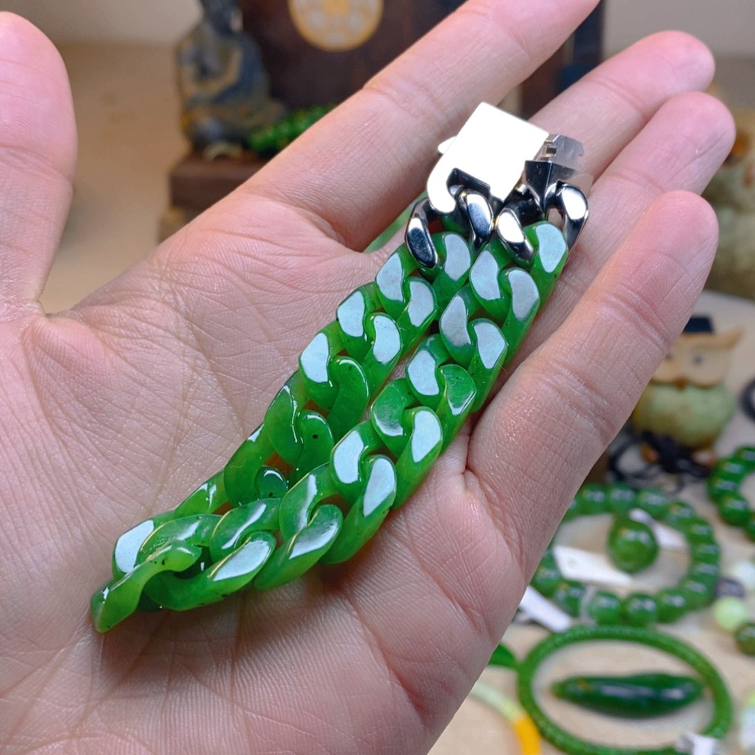 和田玉颈饰未镶嵌地*