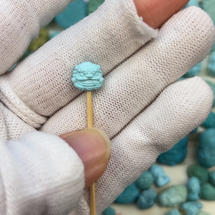 绿松石未镶嵌挂件