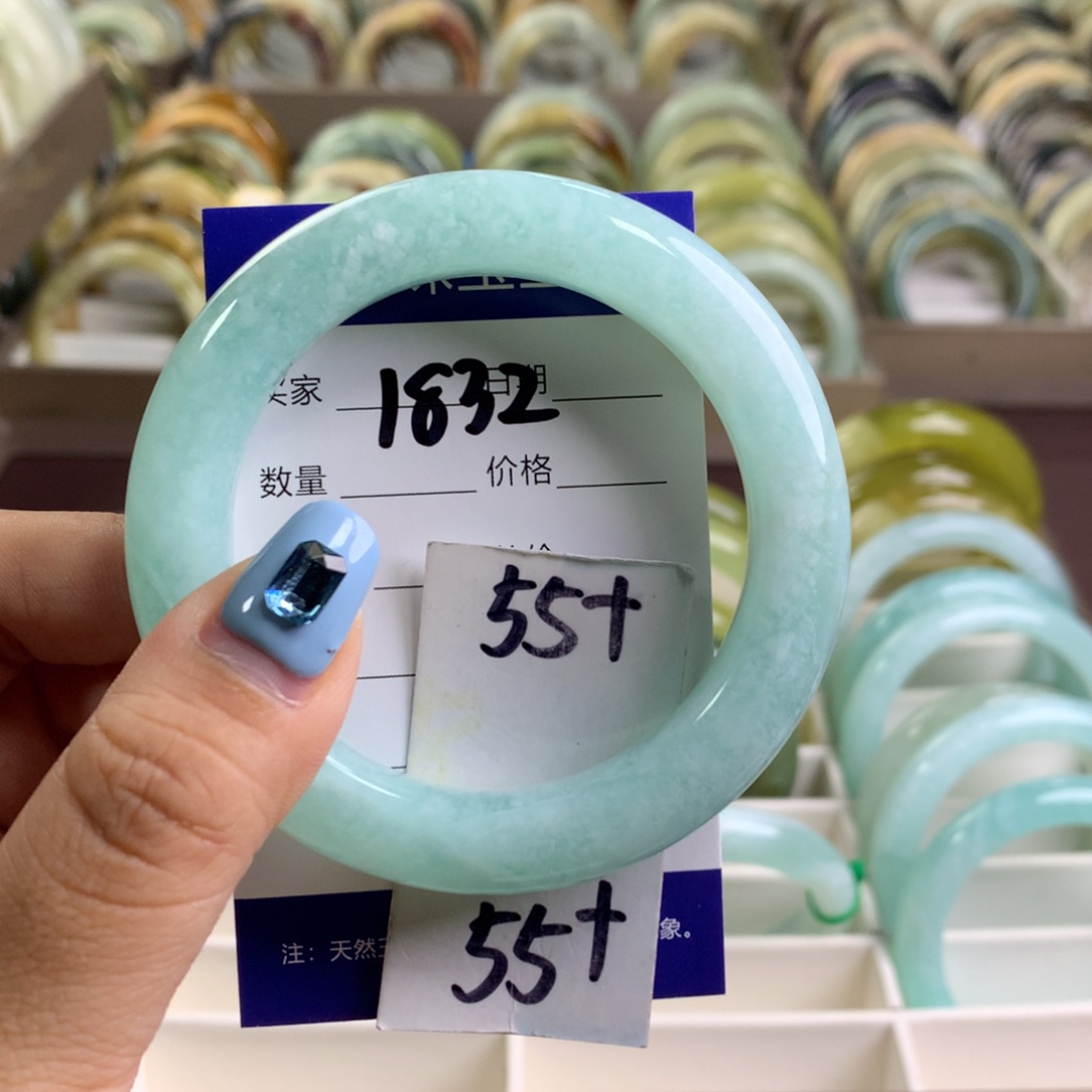 蛇纹石玉未镶嵌手镯1832