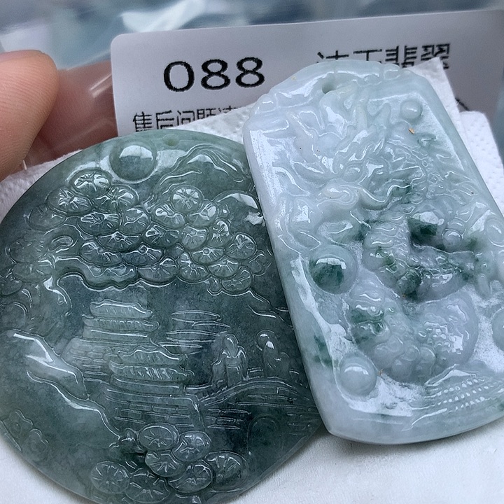 翡翠未镶嵌颈饰翡翠