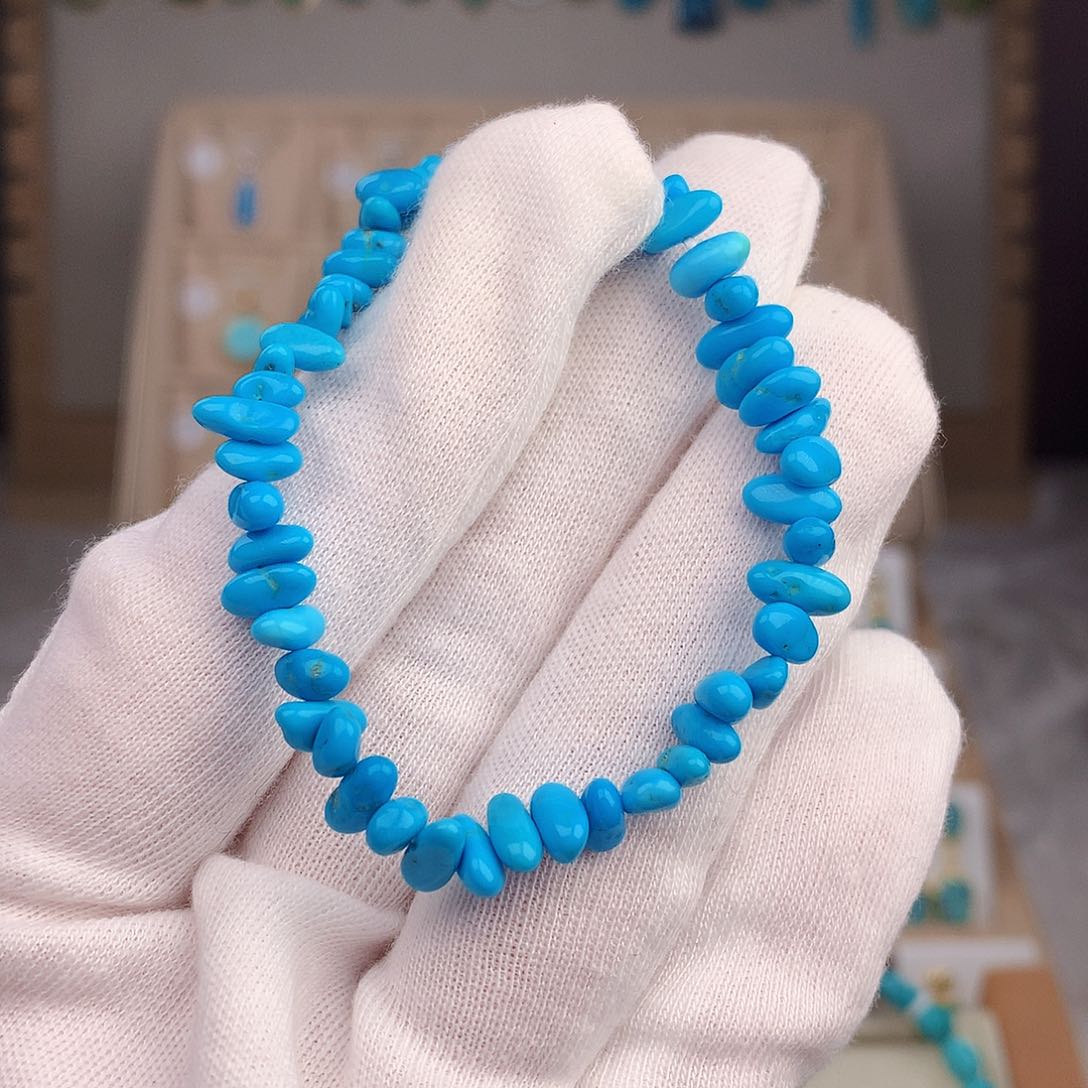 绿松石颈饰未镶嵌