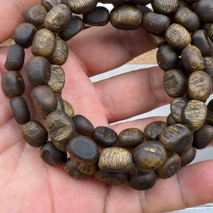 Z***C沉香手串蓝宝石手串23克加