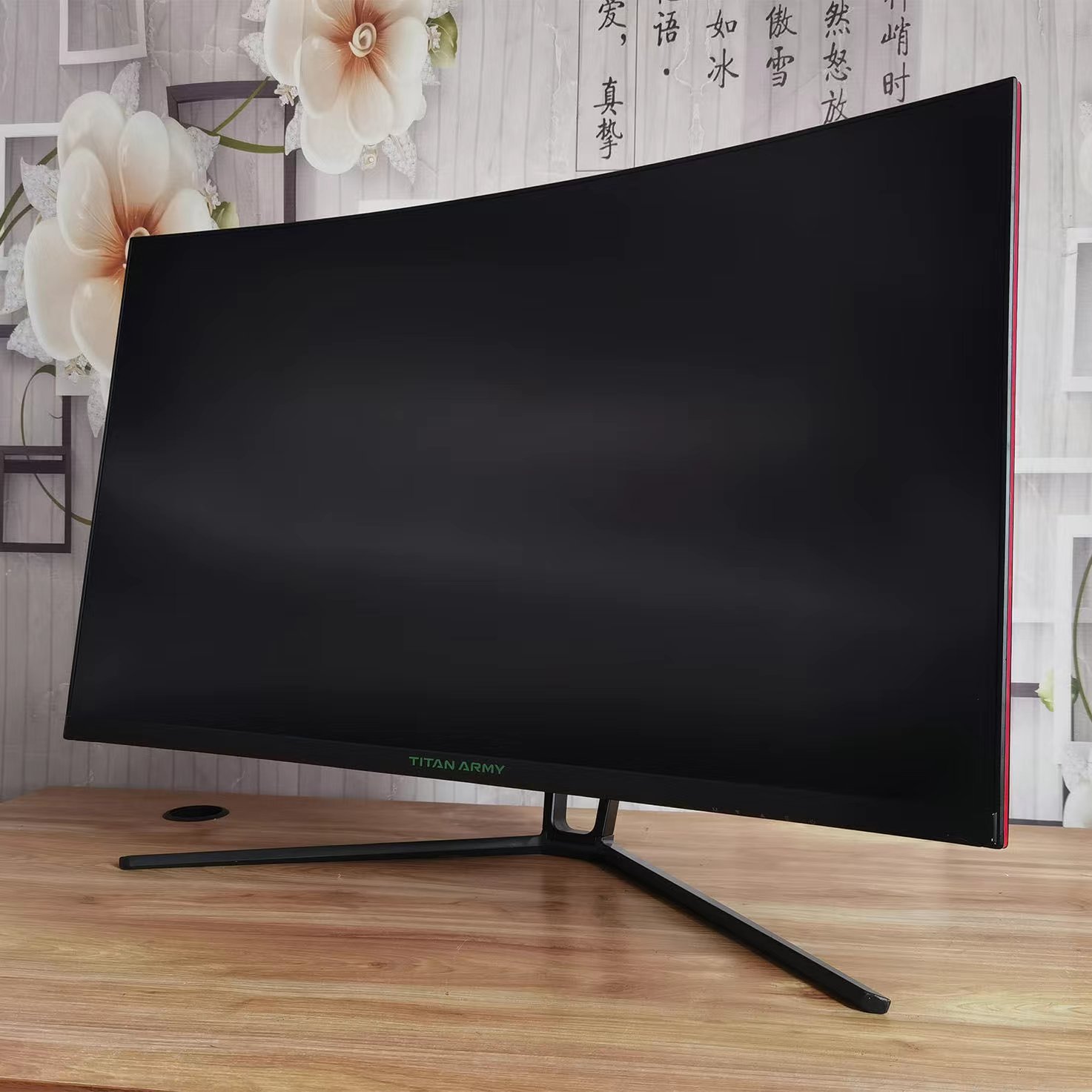 8新 TITAN ARMY/泰坦军团 32寸无边曲屏2K 144HZ 显示屏