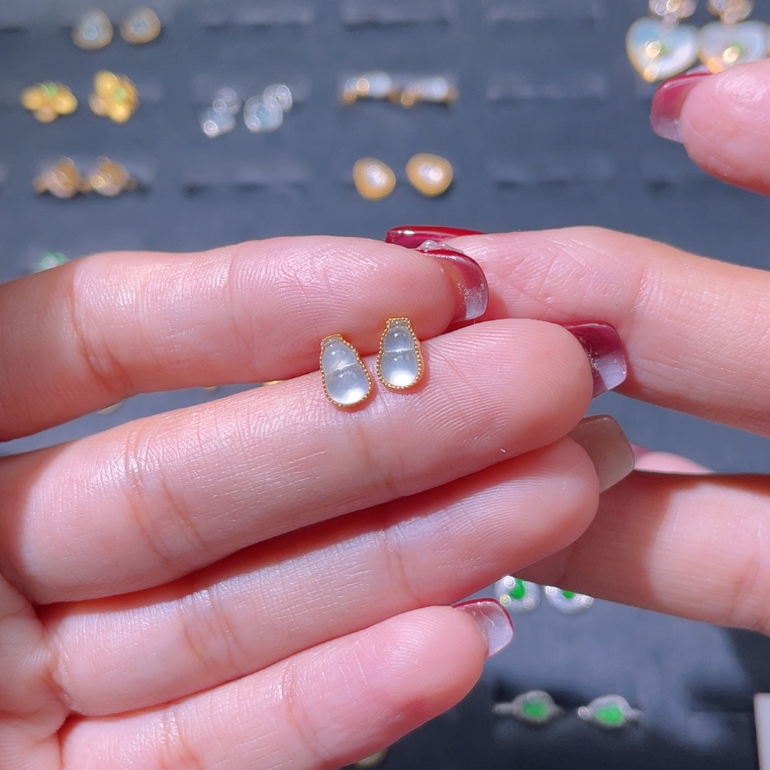 翡翠耳饰18K金镶嵌耳饰