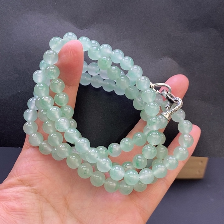 石英质玉未镶嵌颈饰