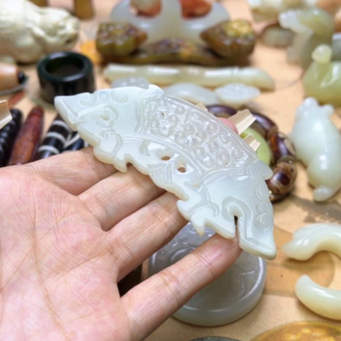 【闪购商品】蛇纹石玉颈饰未镶嵌