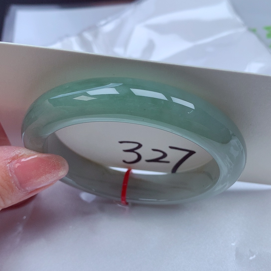 翡翠手镯未镶嵌翡翠