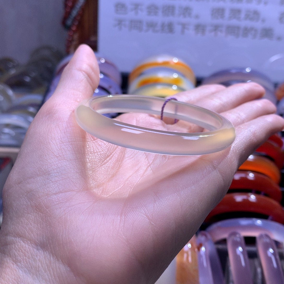 【闪购商品】玛瑙/玉髓手镯未镶嵌V****n