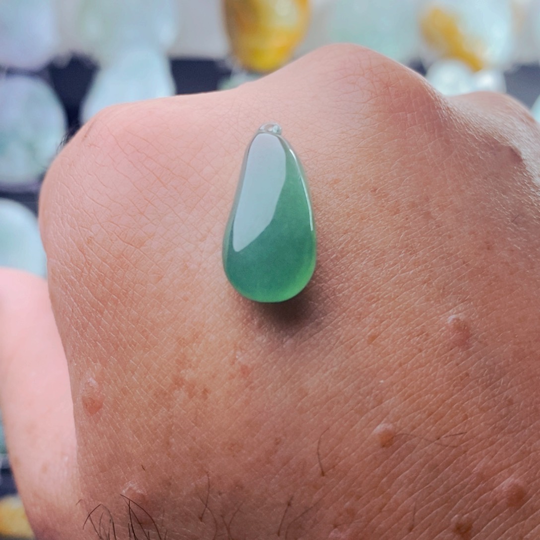 颈饰未镶嵌翡翠天然翡翠吊坠