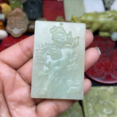 蛇纹石玉颈饰未镶嵌33