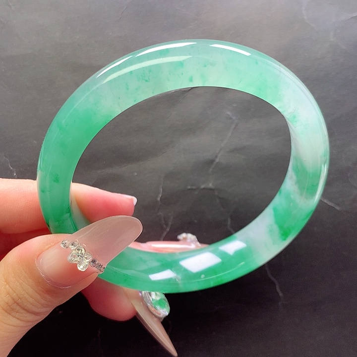 石英质玉未镶嵌手镯