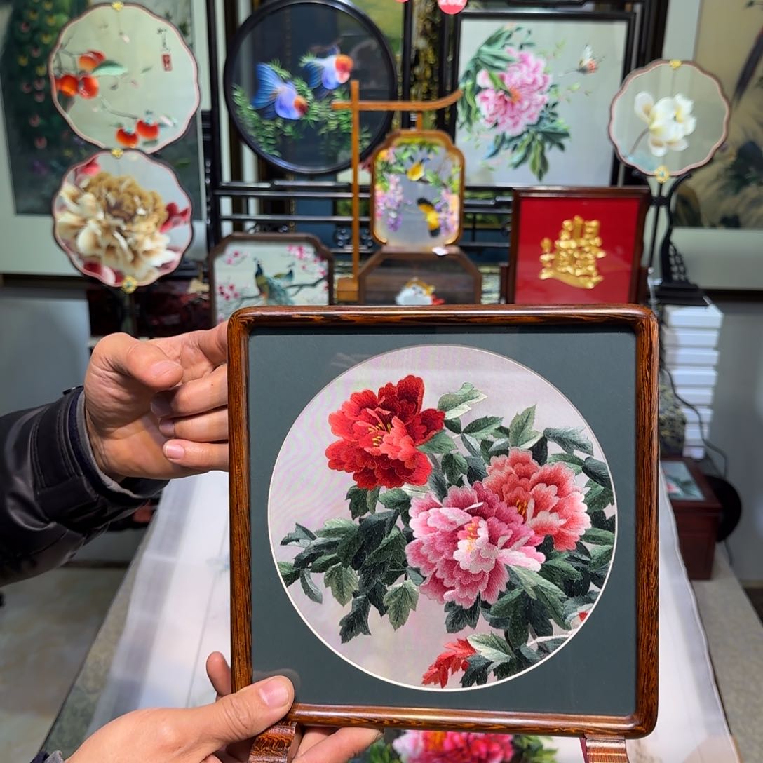 刺绣刺绣工艺精湛