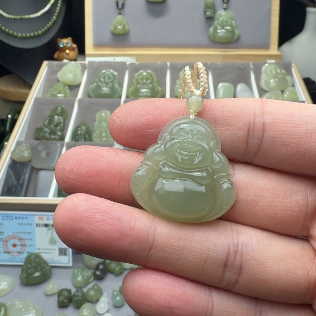 和田玉颈饰未镶嵌