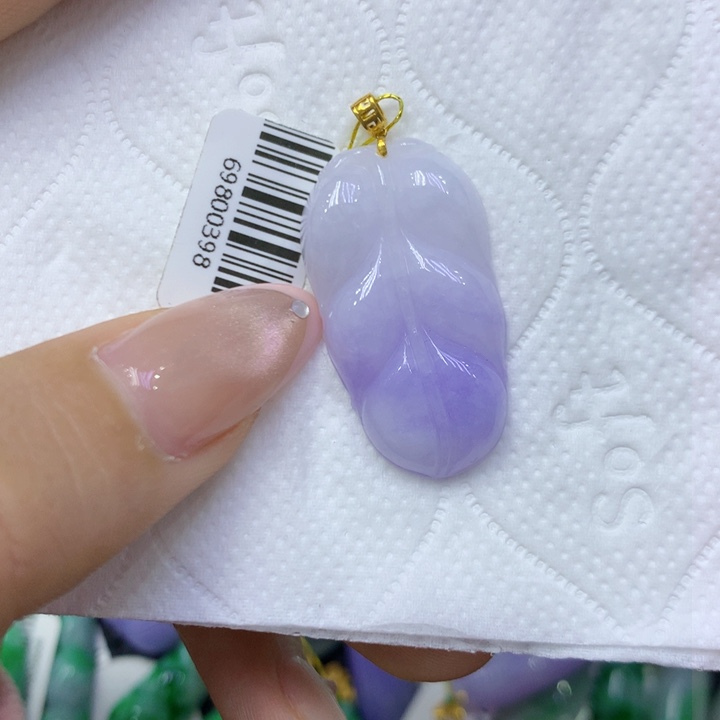 颈饰18K金镶嵌翡翠