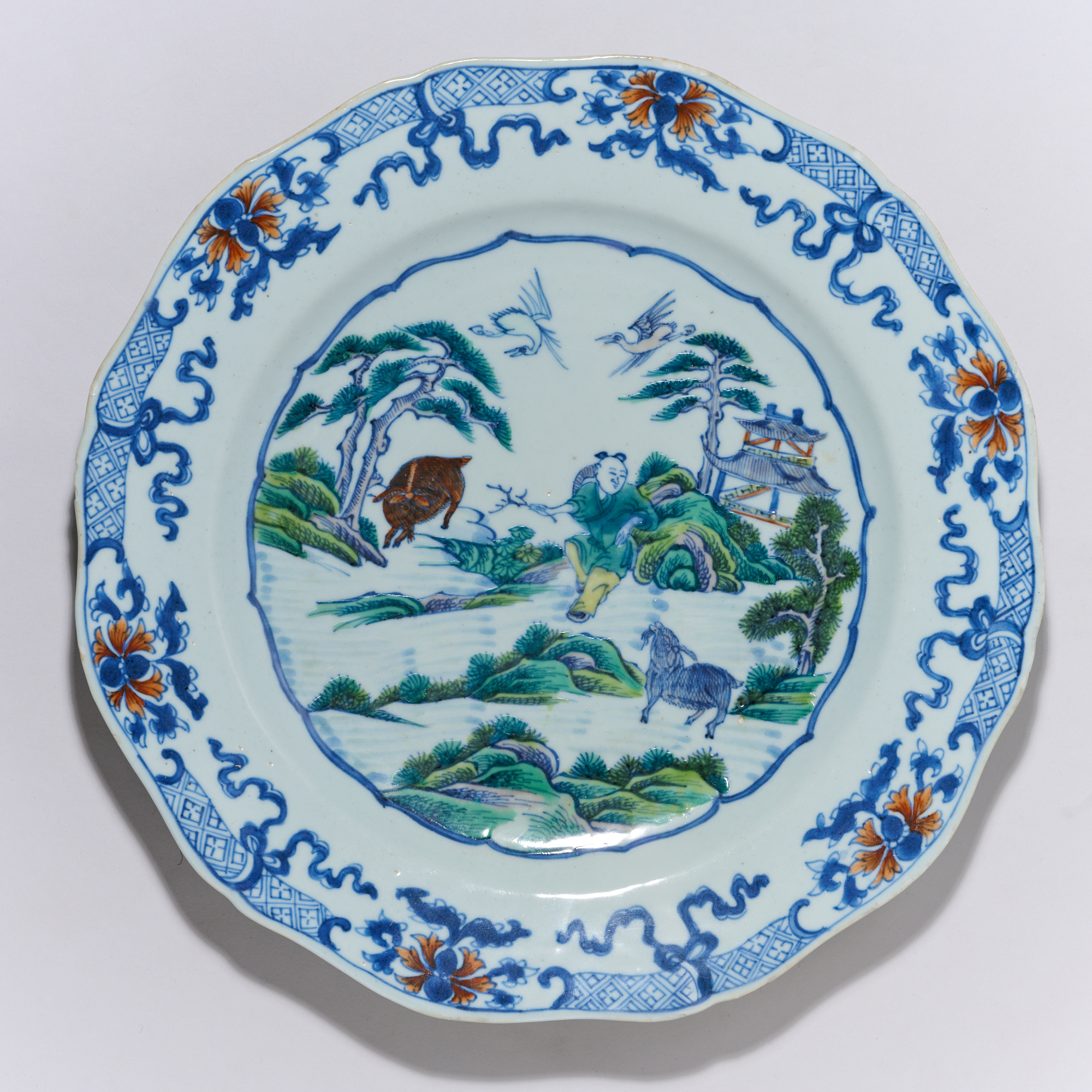 5703清康熙·斗彩牧牛图花口盘【古董拍卖】