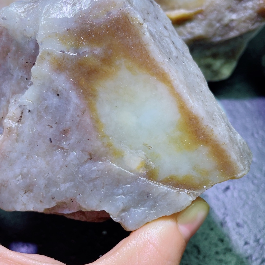 和田玉未镶嵌珠宝半成品