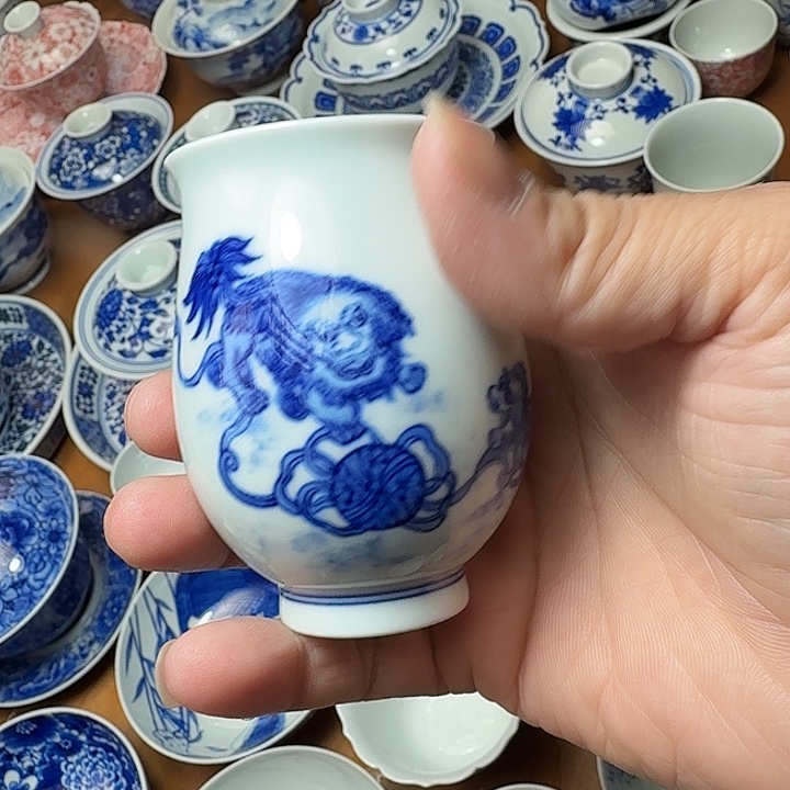 至***在手绘狮子绣球福利款