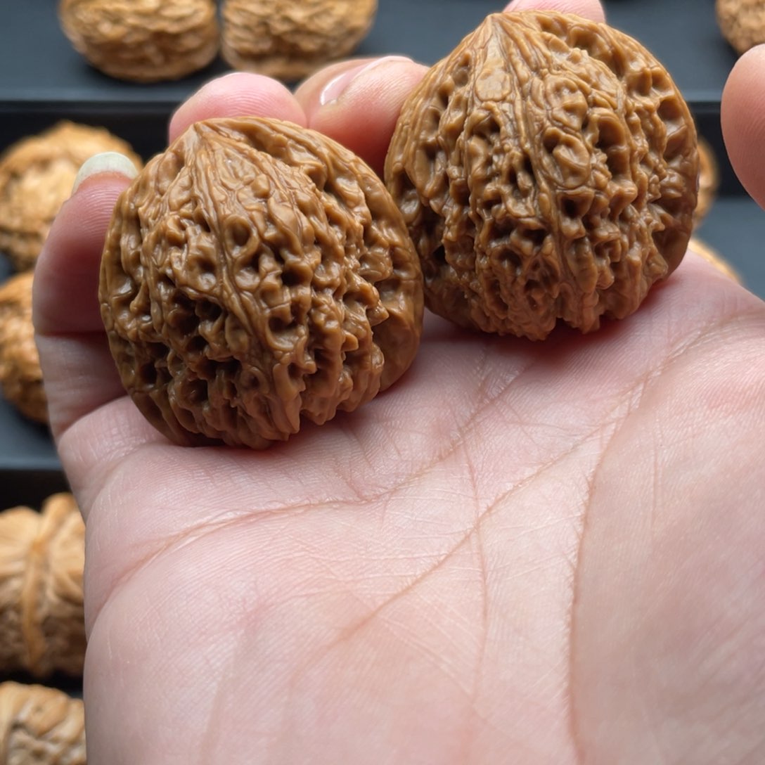 文玩核桃吊坠木*…老树南疆石200，38