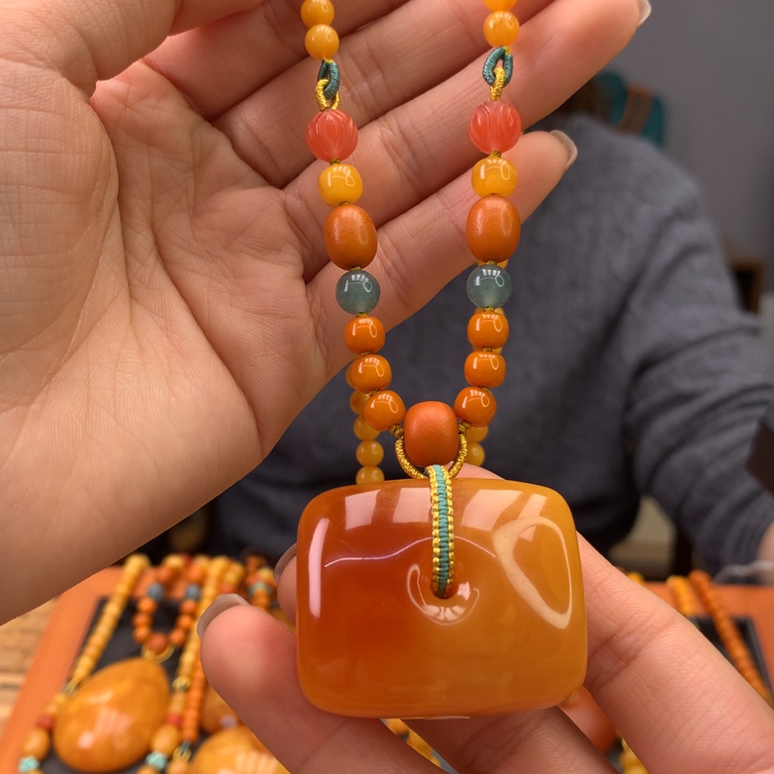 蜜蜡颈饰未镶嵌天然