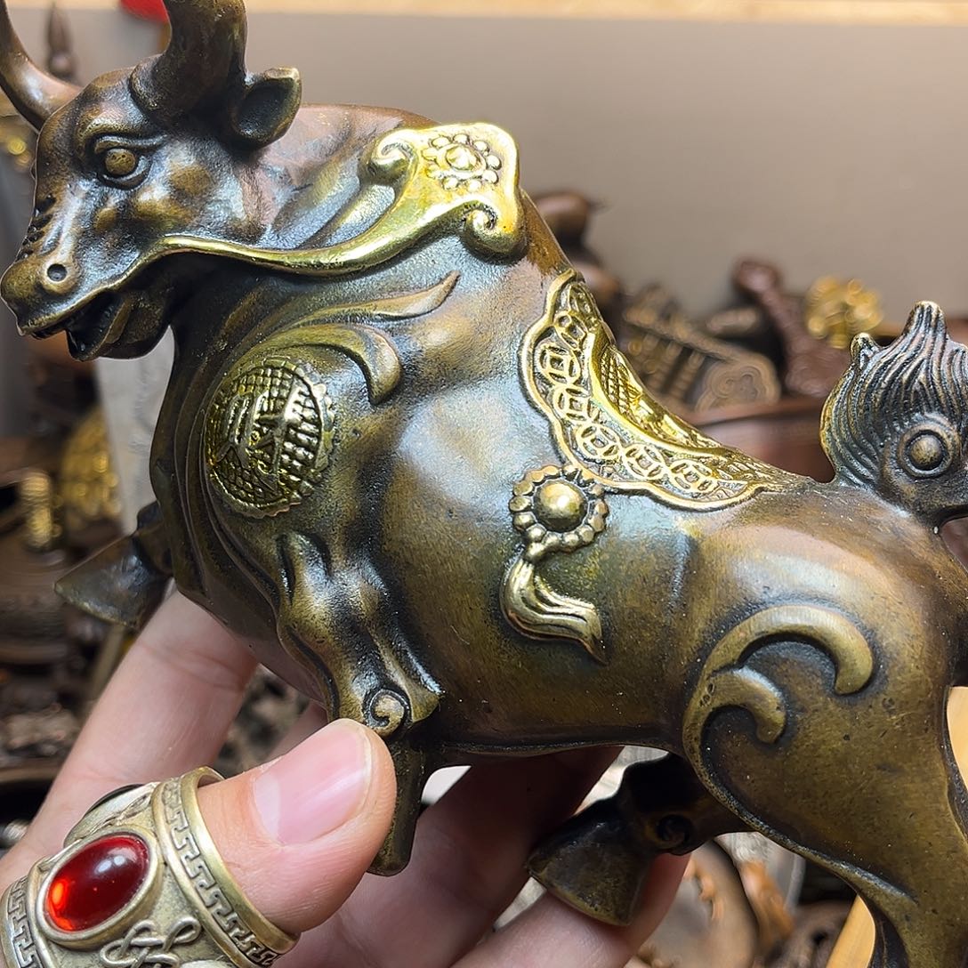精美铜器工艺品等
