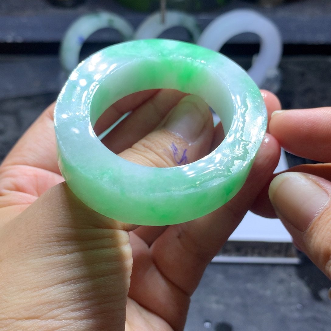 定制翡翠未镶嵌贵妃50-54贵妃手镯
