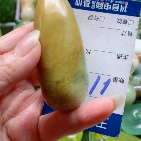 蛇纹石玉未镶嵌手把件