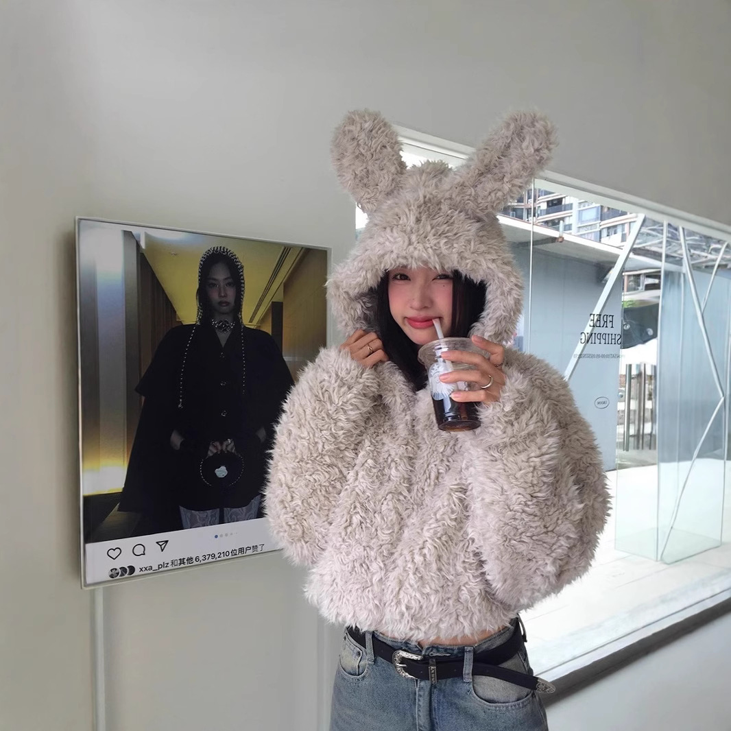 可爱兔耳朵仿皮短款连帽毛绒外套女冬宽松加厚慵懒风环保皮潮