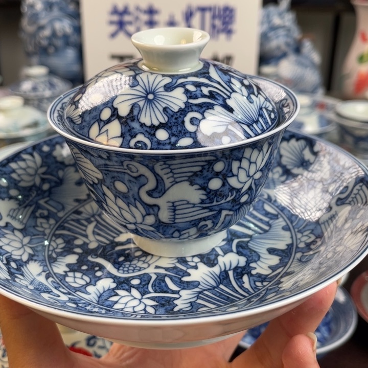 H*J景德镇陶瓷学院副院长兼美术