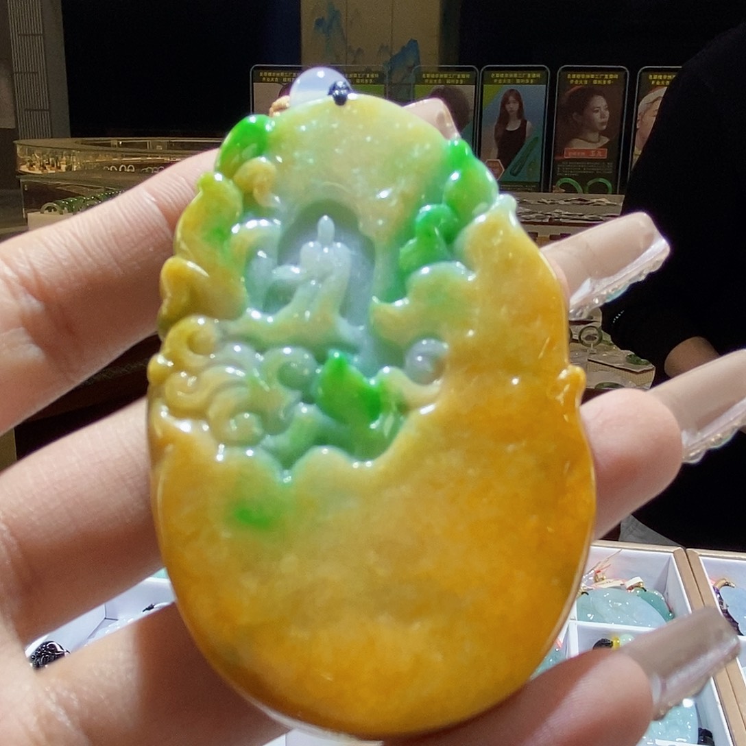 翡翠颈饰未镶嵌翡翠