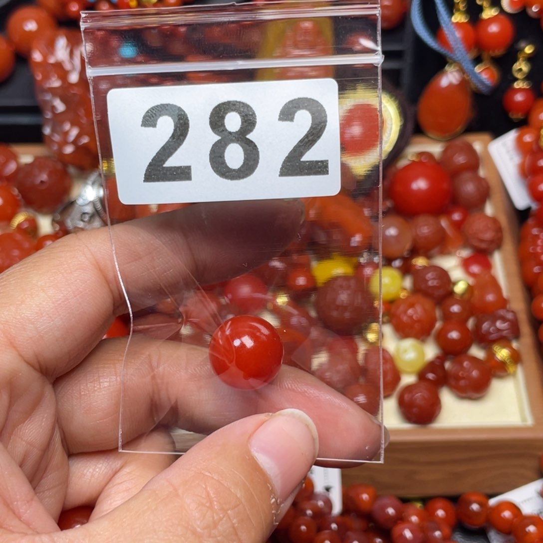 南红玛瑙颈饰未镶嵌浮**梦