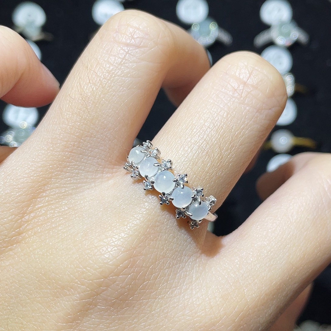 翡翠未镶嵌戒指戒指