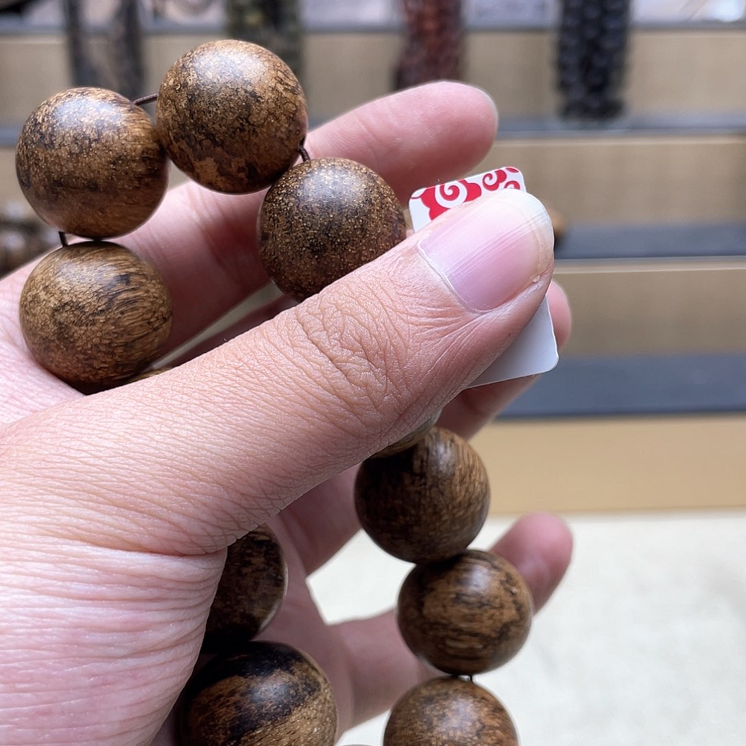 乌木类其他菩萨奇手串3500