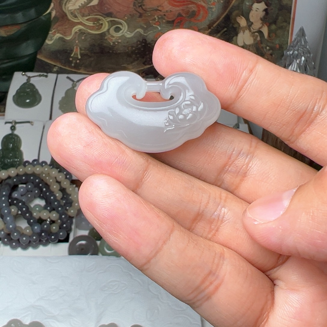 和田玉吊坠(不含链)未镶嵌Y*35mm锁特价款