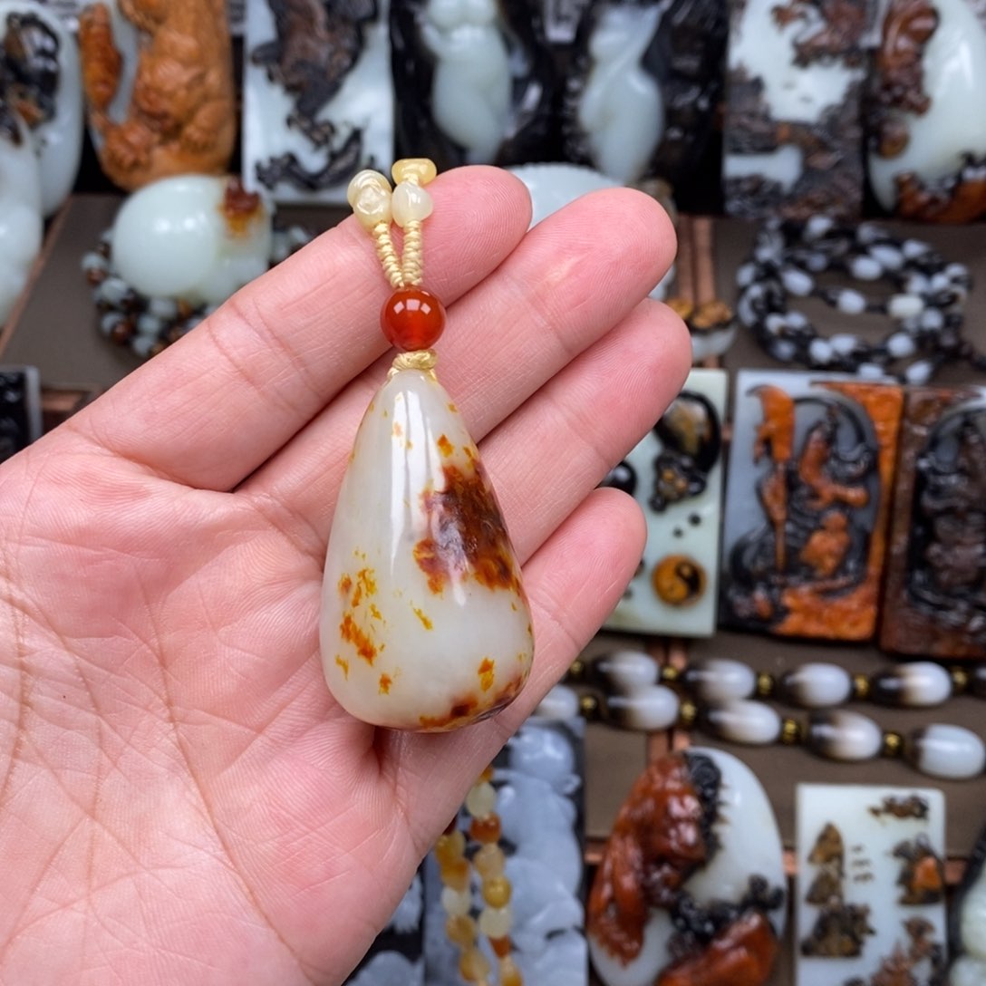 颈饰未镶嵌和田玉