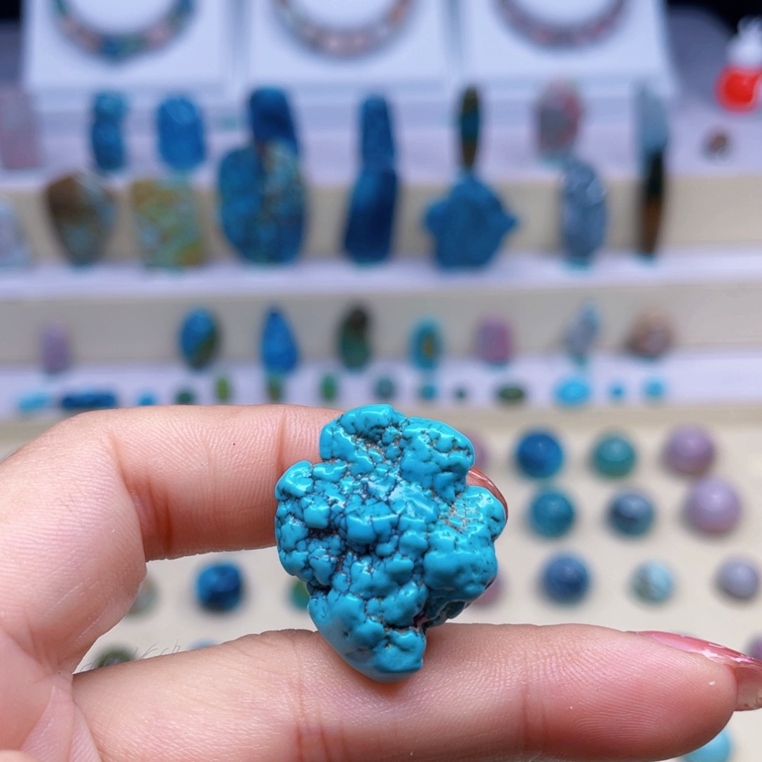 绿松石未镶嵌颈饰